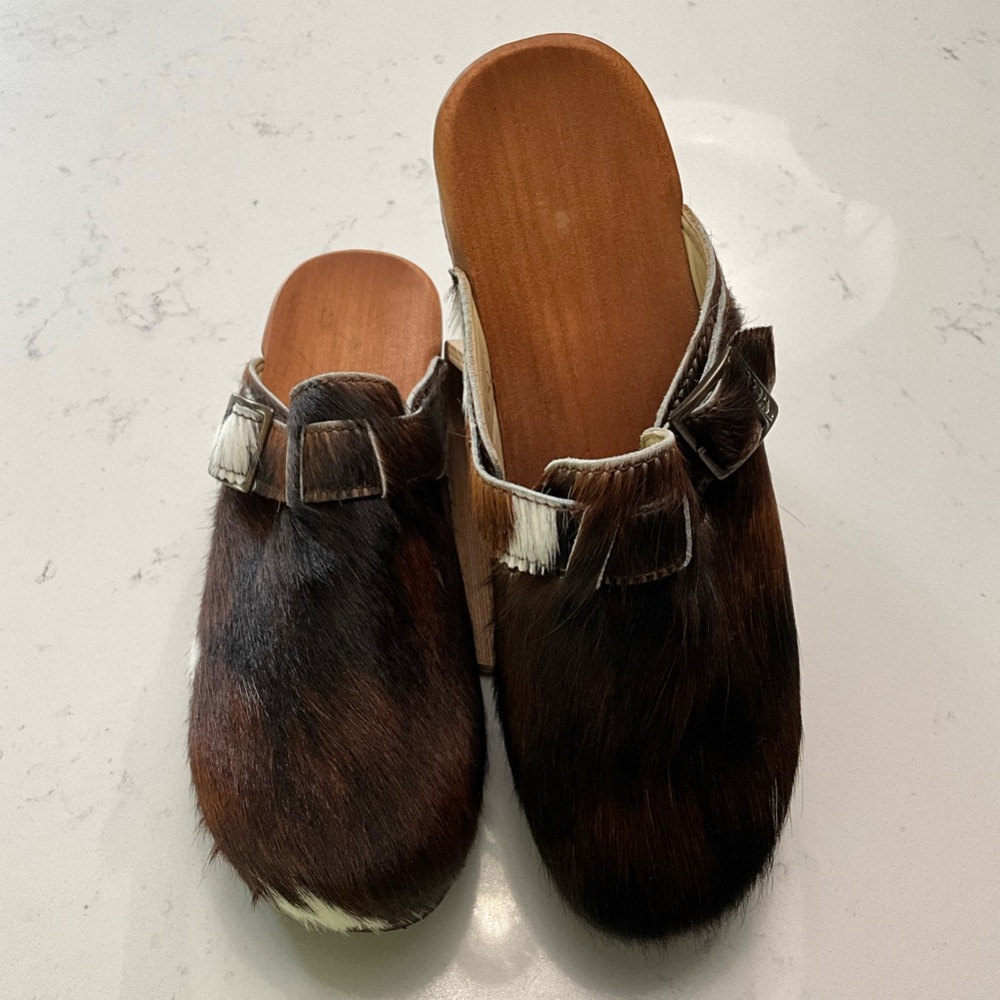 Woody Manu Fur Women's Clogs - NWOT